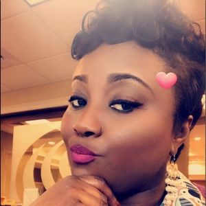 Meet your Posher, Markella